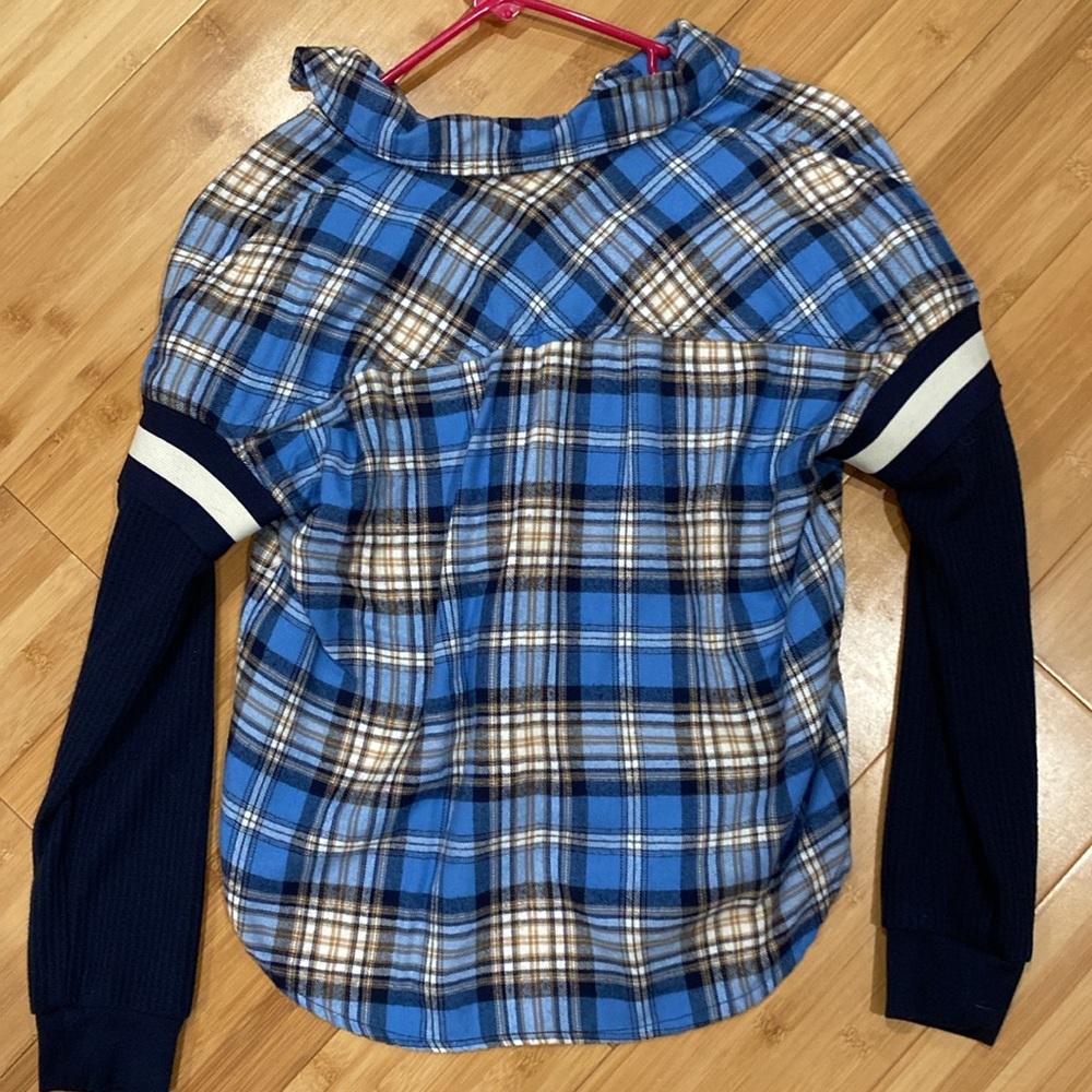 Blue/Plaid Top - Picture 4 of 4